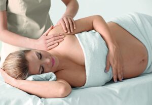 Anwendung: Körpermassage für Schwangere (ohne Aroma-Öl)